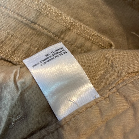 Old Navy Khaki pants - Picture 4 of 8